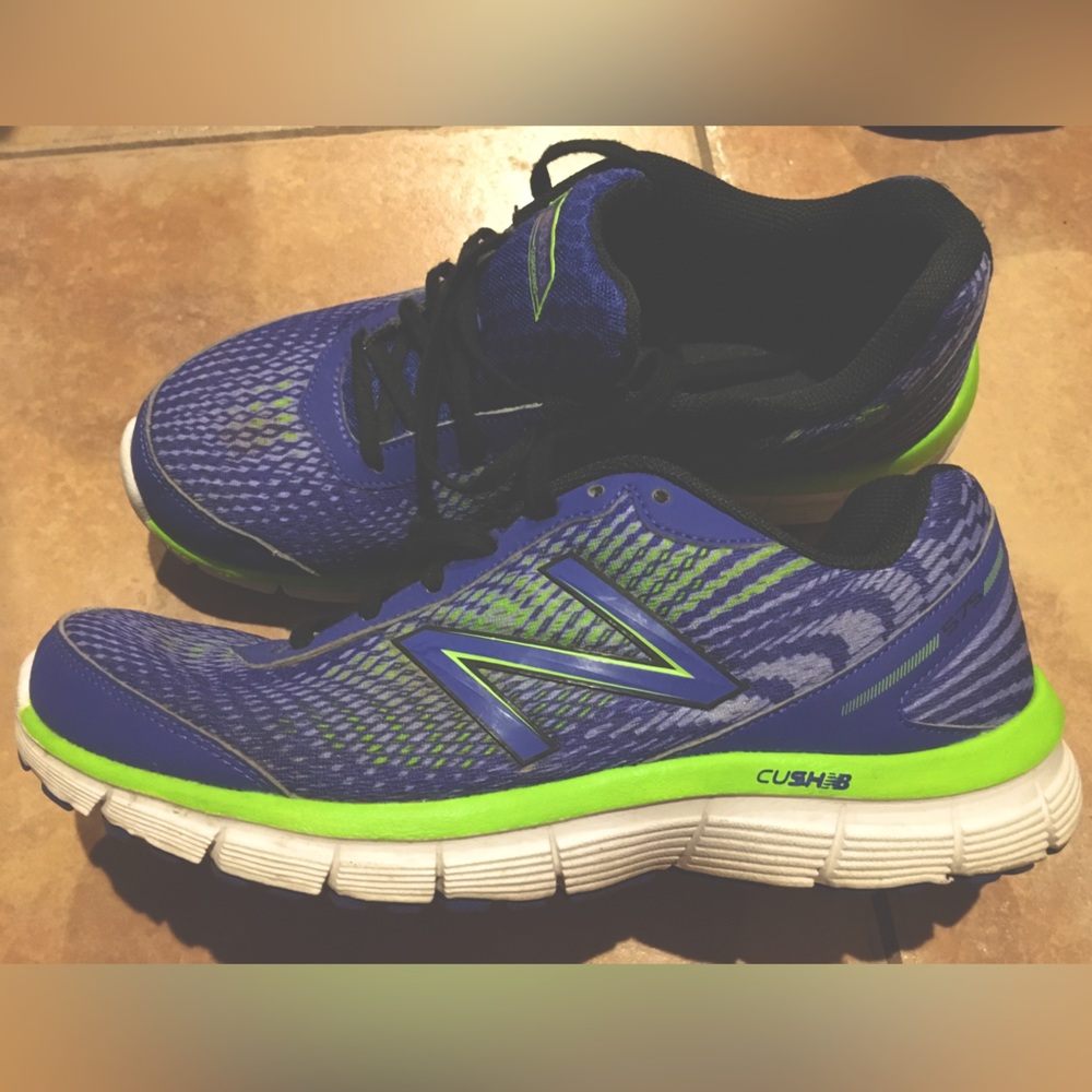 New Balance ✨ Women’s 575 V1 W575BL1 Blue Running Shoes ✨ Beautiful condition ✨